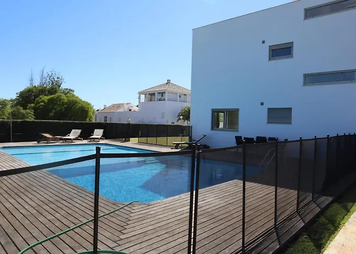 Villa Dos Salgados, 5Bdr, Beach Front, Near Salgados Golf Club