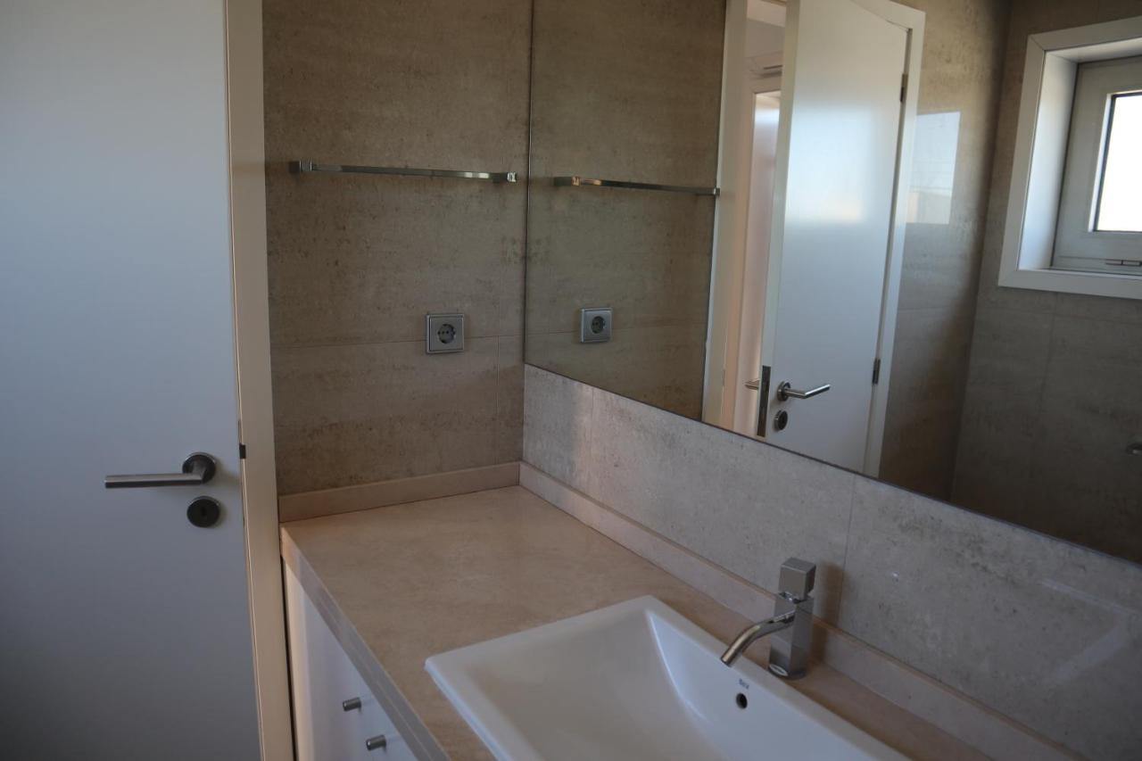 Villa Dos Salgados, 5bdr, Front, Near Salgados Golf Club
