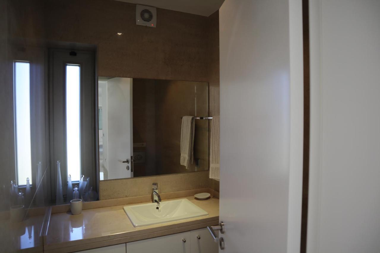 Dos Salgados, 5bdr, Front, Near Salgados Golf Club Villa