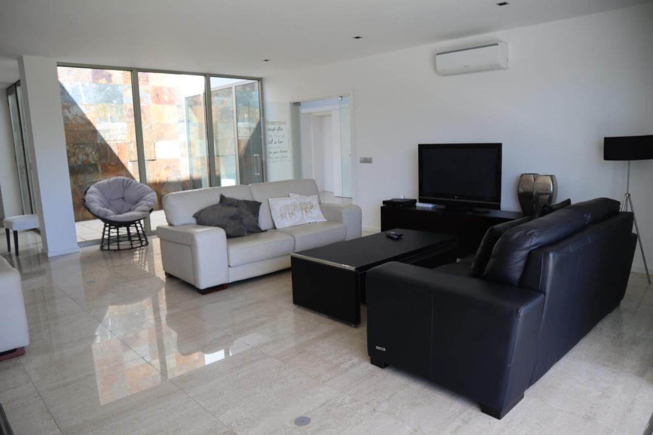 Dos Salgados, 5bdr, Front, Near Salgados Golf Club Villa