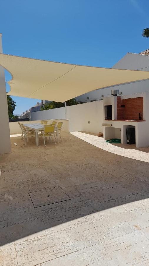 Dos Salgados, 5bdr, Front, Near Salgados Golf Club Villa
